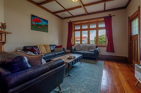 Photo of property in 33 Knowles Street, Terrace End, Palmerston North, 4410