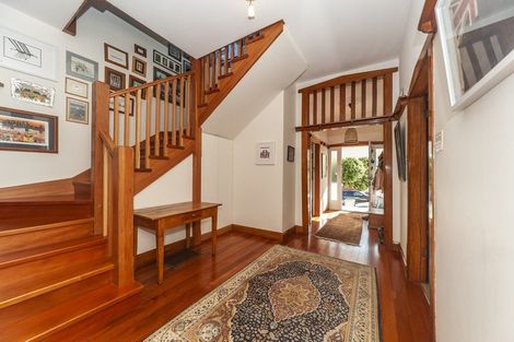 Photo of property in 19 Overtoun Terrace, Hataitai, Wellington, 6021
