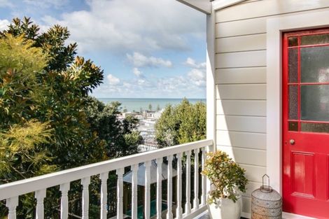 Photo of property in 13 Colenso Avenue, Hospital Hill, Napier, 4110