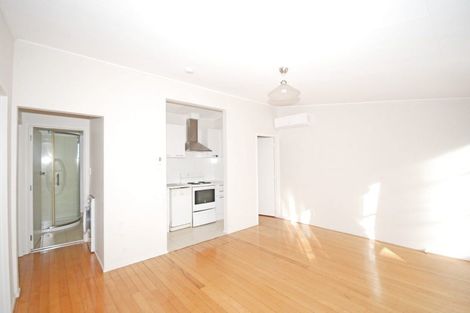 Photo of property in 2/220a Church Street, Onehunga, Auckland, 1061