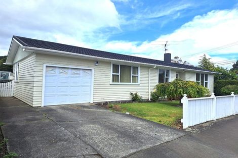 Photo of property in 5 Brown Street, Wallaceville, Upper Hutt, 5018