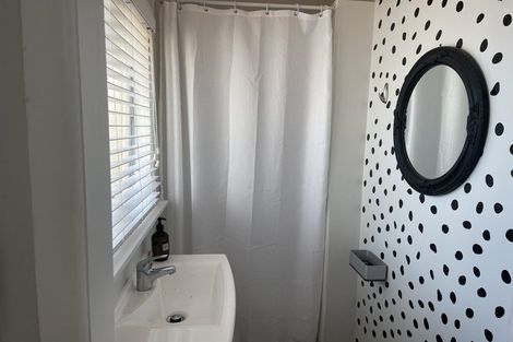 Photo of property in 19 Park Road, Carterton, 5713