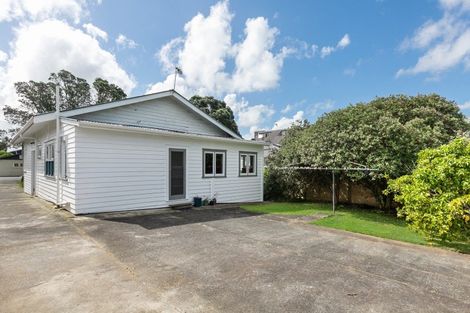 Photo of property in 6 Atarangi Road, Greenlane, Auckland, 1051
