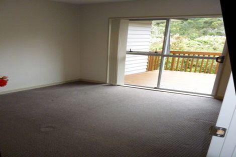 Photo of property in 18 Spoonbill Place, Unsworth Heights, Auckland, 0632