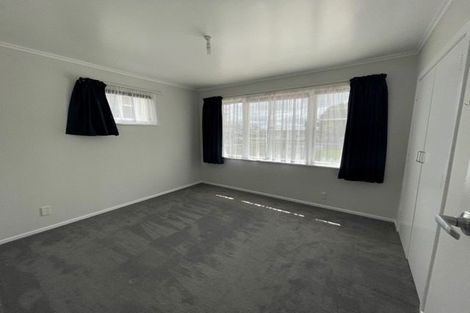 Photo of property in 60 St Leonards Road, Kelston, Auckland, 0602