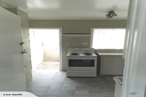 Photo of property in 2/27 Holland Road, Hillcrest, Auckland, 0627