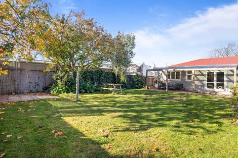 Photo of property in 243 Edgeware Road, Edgeware, Christchurch, 8013