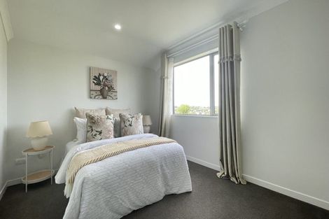 Photo of property in 20 Bearing Parade, Long Bay, Auckland, 0630