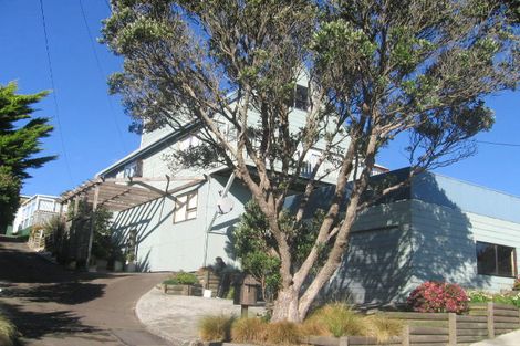 Photo of property in 51 Pokohiwi Road, Normandale, Lower Hutt, 5010