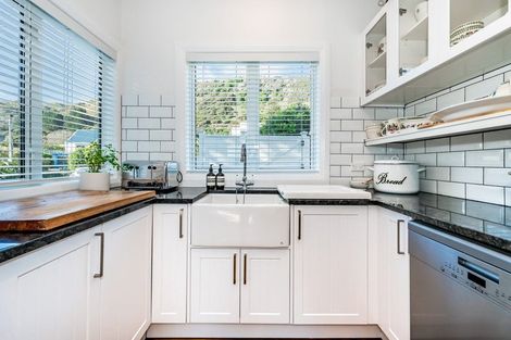 Photo of property in 86 Ames Street, Paekakariki, 5034