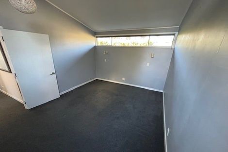 Photo of property in 17 Rosecamp Road, Beach Haven, Auckland, 0626