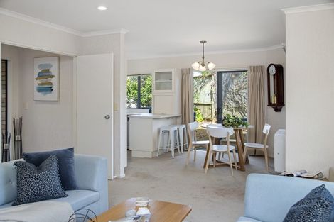 Photo of property in 16 Ranch Place, Pukekohe, 2120