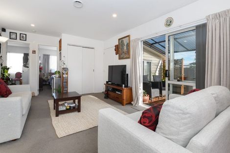 Photo of property in 11 Kamahi Crescent, Papamoa Beach, Papamoa, 3118