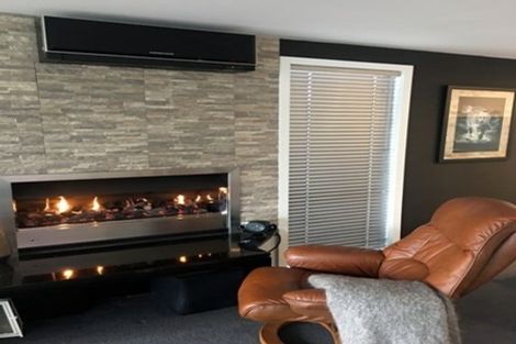 Photo of property in 100 Lake Road, Northcote, Auckland, 0627