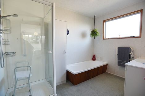 Photo of property in 11 Calder Place, Winton, 9720