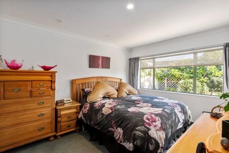 Photo of property in 16 Barrett Drive, Waikanae Beach, Waikanae, 5036
