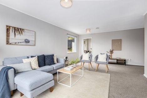 Photo of property in 40 Cornwall Crescent, Cannons Creek, Porirua, 5024