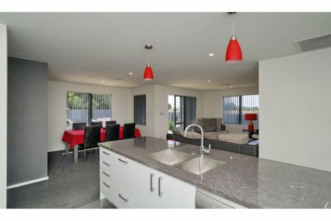 Photo of property in 21 Esk Place, Aranui, Christchurch, 8061