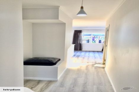 Photo of property in 2/1 Tallington Crescent, Torbay, Auckland, 0630