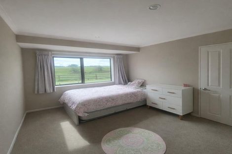 Photo of property in 54 Harvey Road, Waiuku, 2683