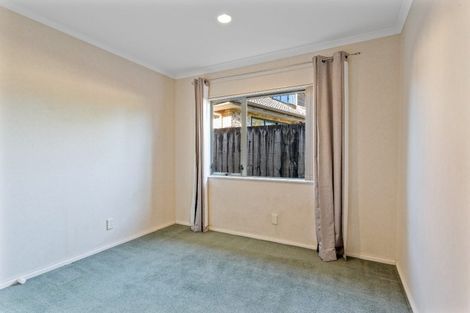 Photo of property in 8 Trossach Place, Wattle Downs, Auckland, 2103