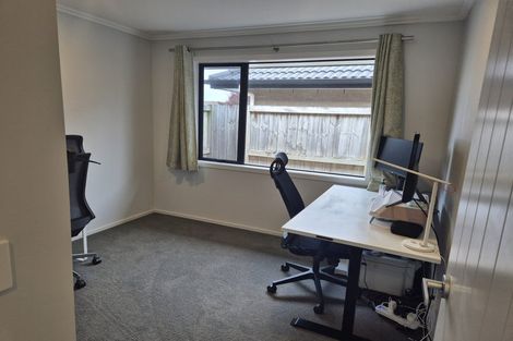 Photo of property in 18 Teatree Close, Huntington, Hamilton, 3210