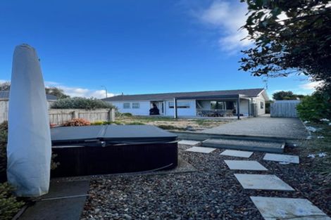 Photo of property in 94b Eatwell Avenue, Paraparaumu Beach, Paraparaumu, 5032