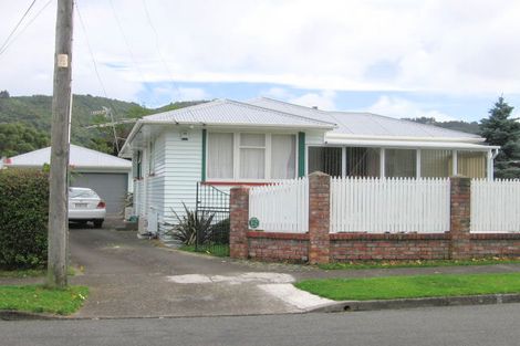 Photo of property in 17 Foster Street, Taita, Lower Hutt, 5011