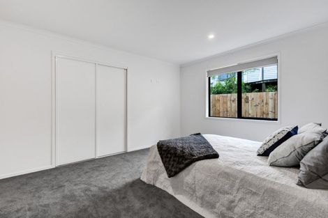 Photo of property in 10a Winstone Place, Highlands Park, New Plymouth, 4312