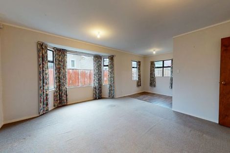 Photo of property in 2/76 Cambridge Terrace, Waterloo, Lower Hutt, 5011