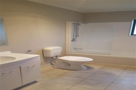 Photo of property in 70a Kayes Road, Pukekohe, 2120