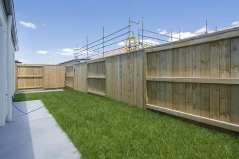 Photo of property in 10 Awatira Drive, Papamoa Beach, Papamoa, 3118