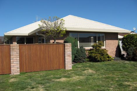 Photo of property in 18 Hadleigh Court, Paraparaumu, 5032