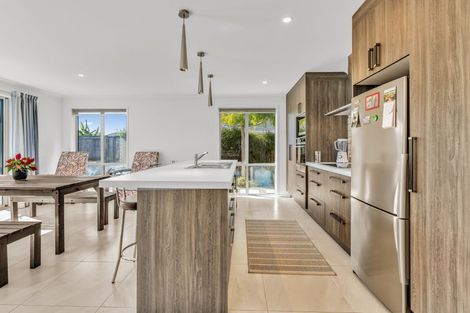 Photo of property in 11 Kaurinui Crescent, One Tree Point, 0118