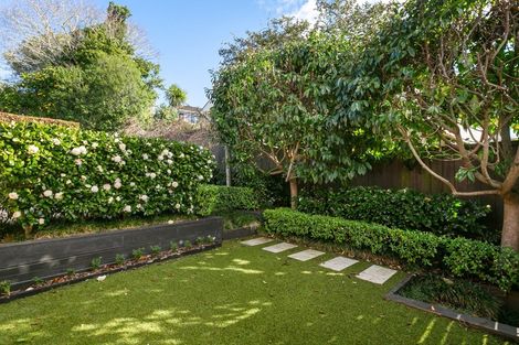 Photo of property in 127-127a Gowing Drive, Meadowbank, Auckland, 1072