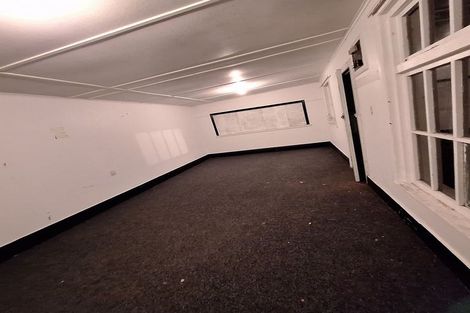 Photo of property in 18 Lyndfield Lane, Newlands, Wellington, 6037