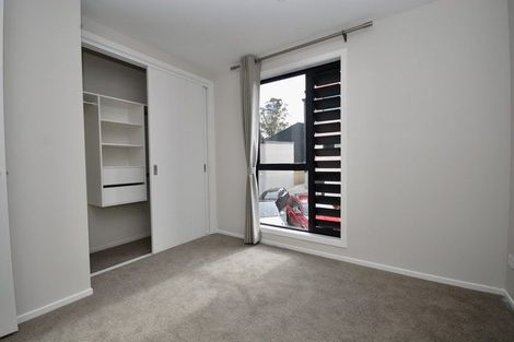 Photo of property in 41d Camelot Place, Glenfield, Auckland, 0629