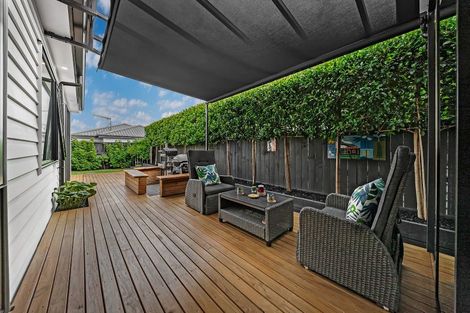 Photo of property in 12 Tarras Road, Kumeu, 0810