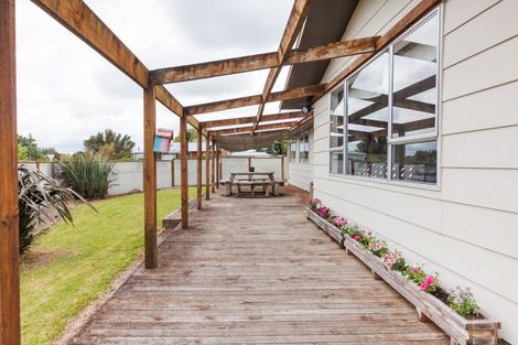 Photo of property in 24 Kowhai Street, Tokomaru, Palmerston North, 4474