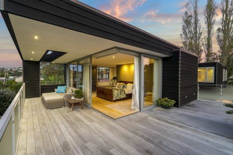 Photo of property in 37 Laurence Street, Manly, Whangaparaoa, 0930