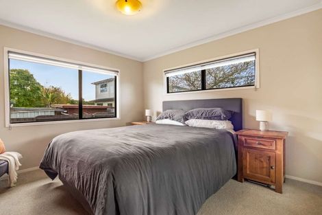 Photo of property in 2 Laura Street, Kelston, Auckland, 0602