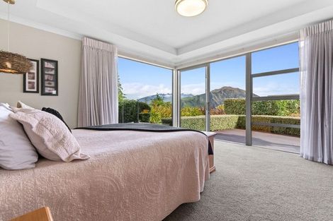 Photo of property in 70 Forest Heights, Wanaka, 9305