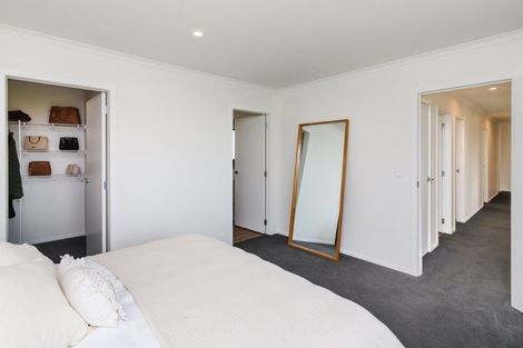 Photo of property in 12 Corsica Court, Fitzherbert, Palmerston North, 4410
