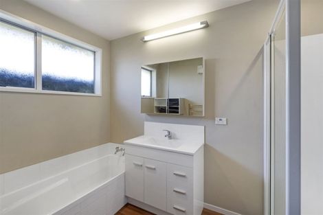 Photo of property in 21b Montclare Avenue, Ilam, Christchurch, 8041