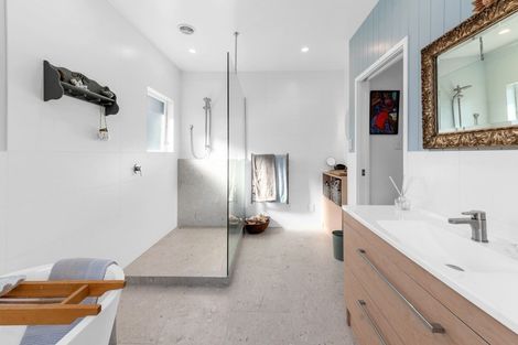 Photo of property in 180 Kawaha Point Road, Kawaha Point, Rotorua, 3010