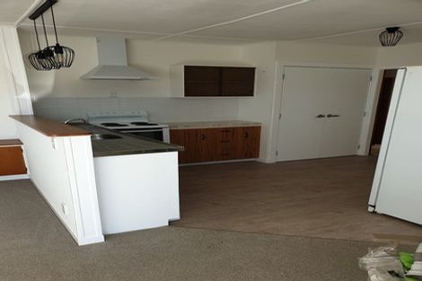 Photo of property in 15 Turakina Street, Merrilands, New Plymouth, 4312