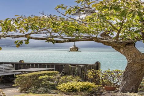 Photo of property in 51 Awa Road, Karaka Bays, Wellington, 6022