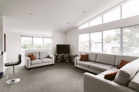 Photo of property in 21a James Street, Glenfield, Auckland, 0629