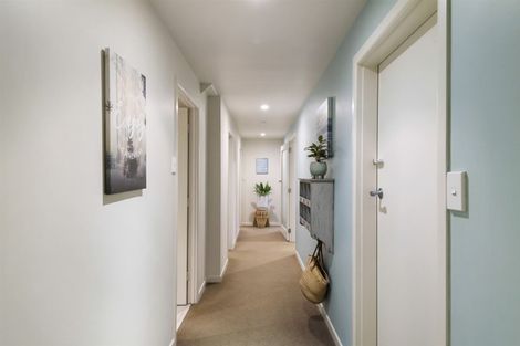 Photo of property in 24 Otakau Road, Milford, Auckland, 0620