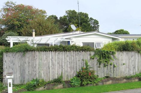 Photo of property in 30 Maori Hut Road, Red Beach, 0932